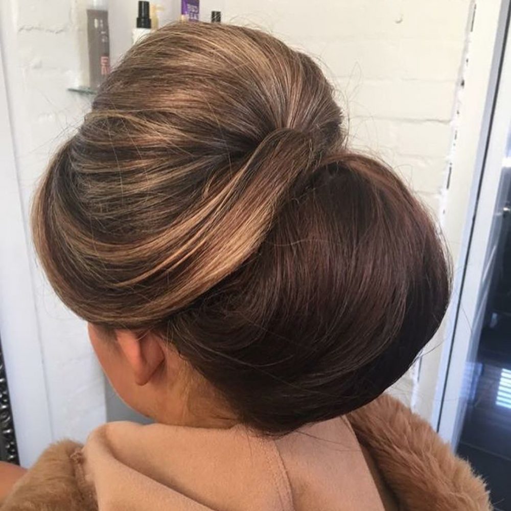 Glam Chignon 1960'lardan Esinlenilen Saç Modeli